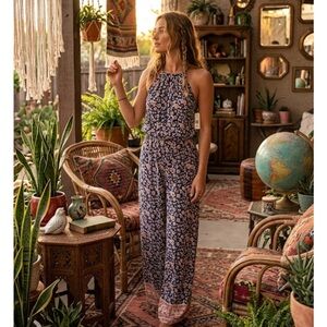 Floral Maxi jumper  with Halter Neck nwt